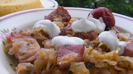 Varză dulce cu carne de porc