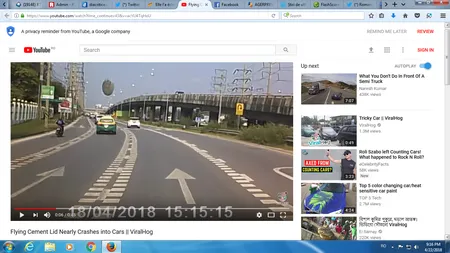 Incident şocant pe autostradă, un şofer a avut noroc chior. Un bloc imens de beton a căzut în faţa sa VIDEO