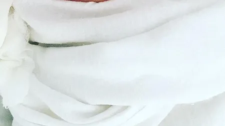 O vedetă din România a născut ÎN SECRET. Are un băieţel FOTO