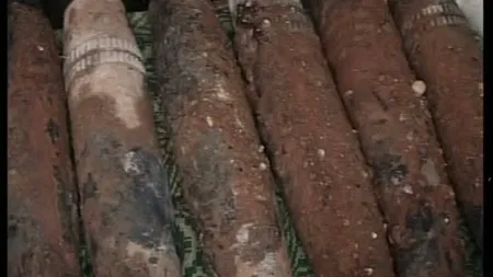 Sute de bombe din al Doilea Război Mondial, găsite lângă cale ferată din Cluj