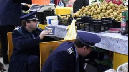 Controale ale Poliţiei în pieţe şi complexuri comerciale din Capitală