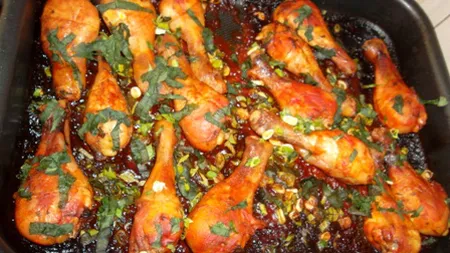 Copanele de pui în sos de vin cu legume