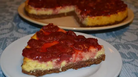 Reţete de Paşti: Cheesecake cu căpşune