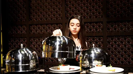 CHEFI LA CUŢITE 2018. Miruna, fiica lui Sorin Bontea, expertă în deserturi. Câte cuţite a reuşit să ia
