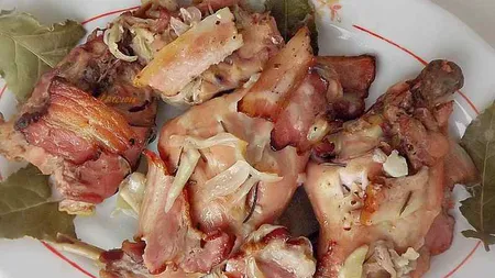 Friptura de iepure la cuptor cu vin. ALTERNATIVA LA FRIPTURA DE MIEL. VIDEO Reţete de Paşte 2018