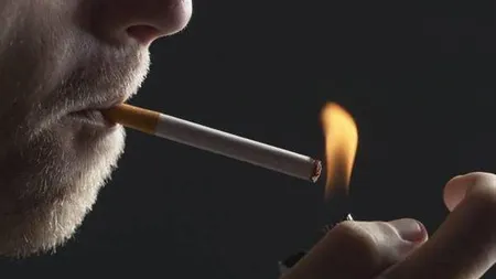 ATENŢIE, FUMĂTORI! Fumatul în scara blocului vă poate aduce o amendă de până la 500 de lei
