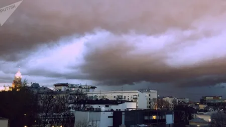 Furtună la Moscova, imagini apocaliptice. O fetiţă a murit, 17 persoane au fost rănite VIDEO