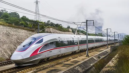 Cele mai rapide din lume. China a pus în circulaţie mai multe trenuri care circulă cu 350 km pe oră VIDEO