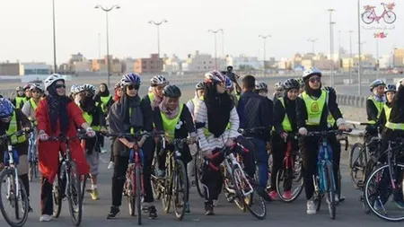 O nouă premieră istorică. Arabia Saudită a organizat prima cursă ciclistă pentru femei