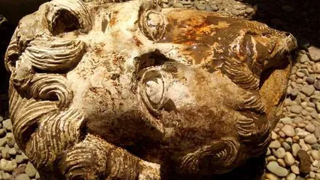 Un altar antic şi bustul împăratului roman Marc Aureliu, descoperite în Egipt