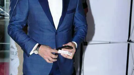 Ea este noua cucerire a lui Marcel Toader. S-a sărutat pasional cu ea toată noaptea în Centrul Vechi şi este plină de tatuaje FOTO