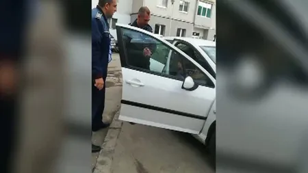 Surpriză de proporţii pentru o femeie din Cluj. În autoturismul ei, pe bancheta din spate, dormea un necunoscut VIDEO