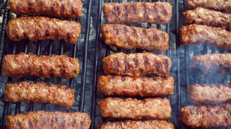 Mici de casă. Cum prepari pasta de mici