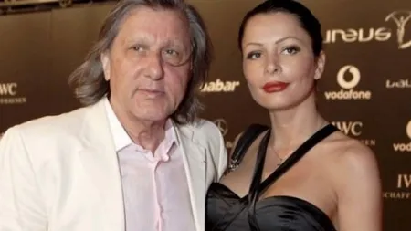 Brigitte Sfăt, dans pe mese într-un club exclusivist de pe litoral. Ilie Năstase s-a bucurat de show FOTO