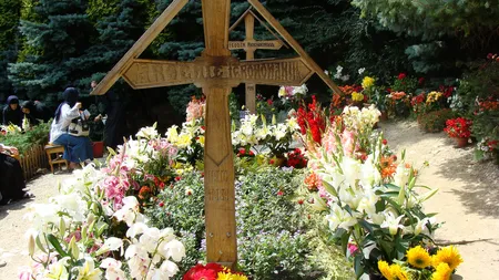 Minuni la mormântul părintelui Arsenie Boca