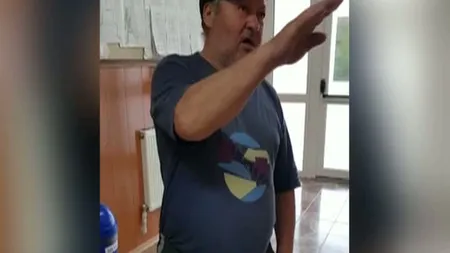 Paznicul primăriei, beat la muncă VIDEO