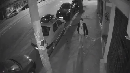 Piromanul care a incendiat opt maşini în Bucureşti a fost prins. Bărbatul şi-a recunoscut faptele şi a fost arestat preventiv