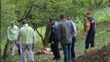 Se complică cazul tinerei din Botoşani înjunghiate de 30 de ori. Mama criminalului. 