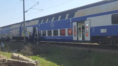 Incendiu în tren. Mai mulţi călători au fost evacuaţi