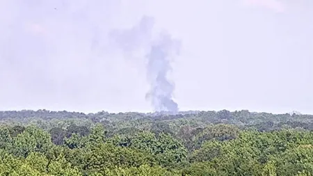 Un avion militar s-a prăbuşit în apropiere de o bază aeriană