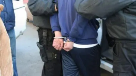 Femeie SECHESTRATĂ de soţul cu care era în divorţ, deşi obţinuse ordin de protecţie. Bărbatul a fost reţinut