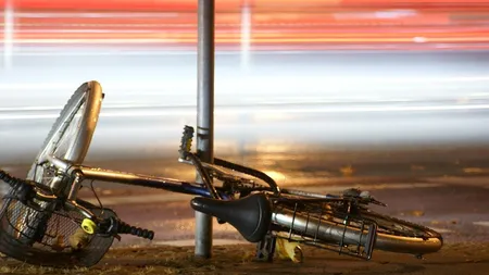 Caz tragic în Alba: Un băiat de zece ani a murit după ce a căzut cu bicicleta