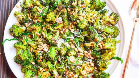 Broccoli la cuptor cu muguri de pin
