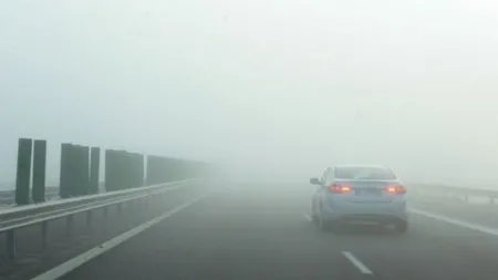 Vă îndreptaţi spre mare? Mare atenţie! Ceaţă densă pe A2 şi A4