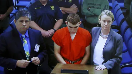 Criminalul din Florida care a ucis 17 persoane şi-a înregistrat planul în telefonul mobil