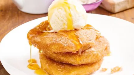 DESERT DE SEZON: Mere in foietaj