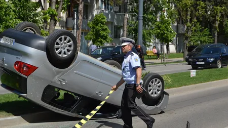 Maşină răsturnată în sectorul 3  al Capitalei. Şoferul era beat