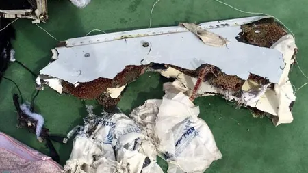 Avionul Egypt Air s-a prăbuşit din cauza unui iPhone din cabina piloţilor: 56 de pasageri au murit