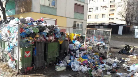 Oraş înghiţit de gunoaie. Primăria nu mai are bani pentru curăţenie