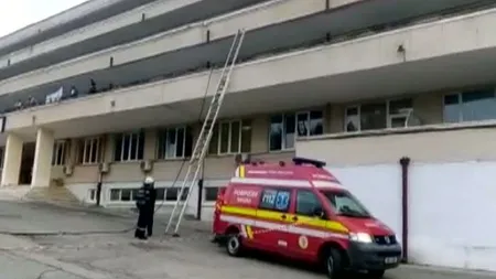 Incendiu la un spital din Argeş. Pacienţii au fost evacuaţi de urgenţă