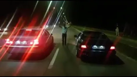 Cursă ilegală de maşini, filmată de martori. Teribiliştii s-au întrecut pe străzi, la Râmnicu Vâlcea VIDEO