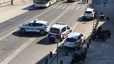 Bărbaţi cu cagule au deschis focul cu puşti Kalaşnikov, la Marsilia. Au rănit cel puţin o persoană