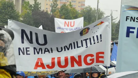 Sindicaliştii din industria de apărare au pichetat sediul Guvernului: 