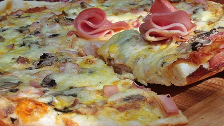 Pizza cu şunca de Praga
