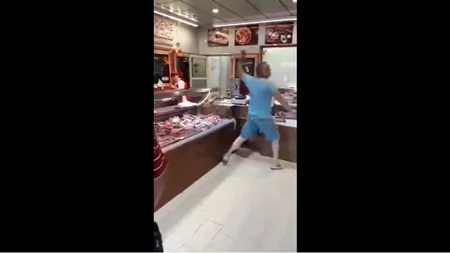 Bărbat cercetat penal după ce a făcut scandal la carmangerie, reclamând că i-a fost vândut şorici spălat cu detergent