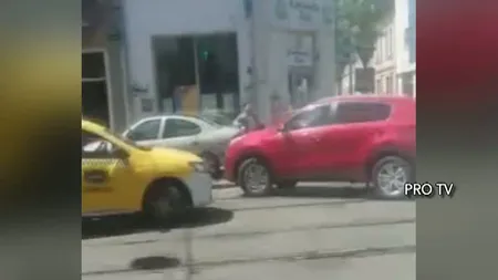 Şoferul care a lovit intenţionat un tânăr pe trecerea de pietoni, cercetat sub control judiciar UPDATE
