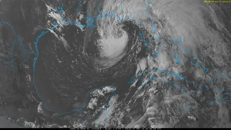 Începe sezonul uraganelor în SUA. Mii de oameni au fost evacuaţi din Florida, din calea furtunii Alberto