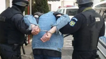 Român căutat în Italia pentru viol, lipsire de libertate şi violenţe, depistat de poliţişti din Bacău