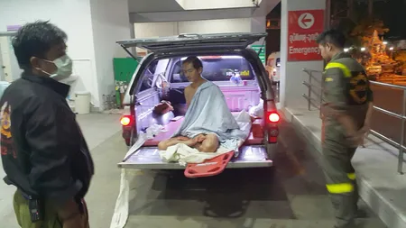 Halucinant în Thailanda. Şi-a tăiat penisul în timp ce se uita la firme porno, pe mobil FOTO
