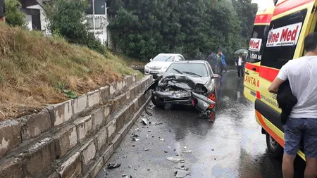 Momente de groază în timpul raliului din Braşov. Doi spectatori, loviţi de o maşină ieşită de pe traseu
