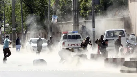 19 poliţişti şi 17 militari afgani ucişi în atacuri ale talibanilor