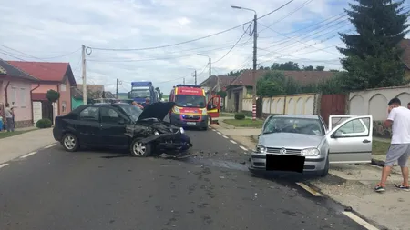 Patru persoane, rănite şi transportate la spital în urma unui accident în Copşa Mică FOTO