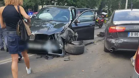 Accident grav cu 7 maşini în zona Arcul de Triumf. Circulaţia închisă pe ambele sensuri pe Bd. Mareşal Averescu VIDEO