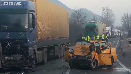 Accident grav în Mehedinţi. Un bărbat a fost strivit de două TIR-uri