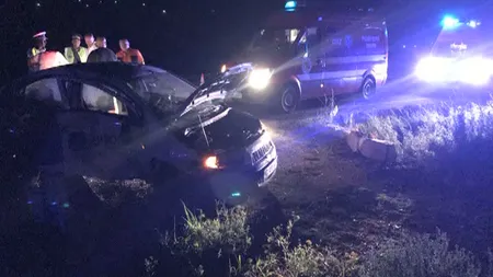 Accident grav în judeţul Vaslui. Şoferul a adormit la volan, iar maşina a ajuns într-un cap de pod