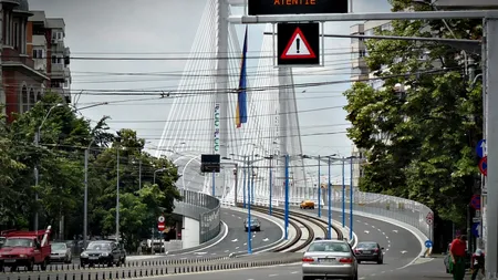 Accident grav pe Podul Basarab. Traficul este deviat
